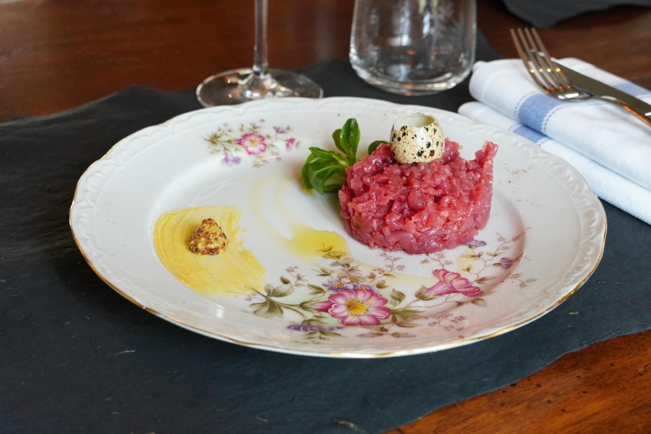 La Piazzetta Degli Artisti - Boutique B&B Bossolasco Luaran gambar